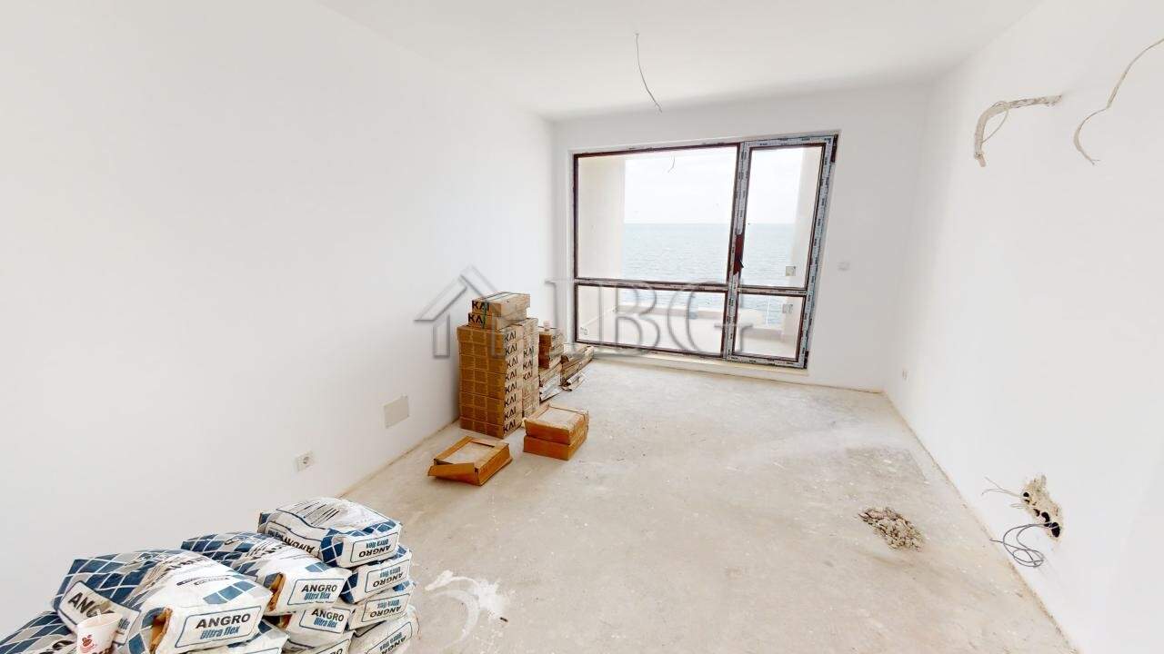 Bright, unfurnished 1-bedroom apartment with sea view in Villa Metara, Ravda.