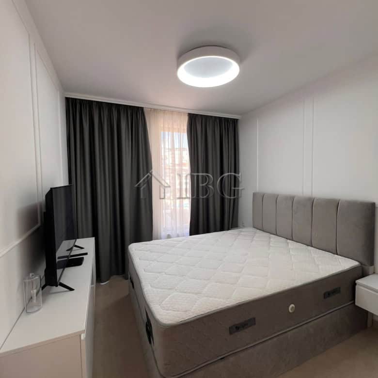 Cozy one-bedroom apartment with pool view in Polar Star, Sveti Vlas, offering modern amenities and c.