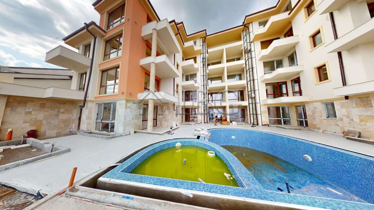 New residential complex in Ravda with pool and sea views, under construction.