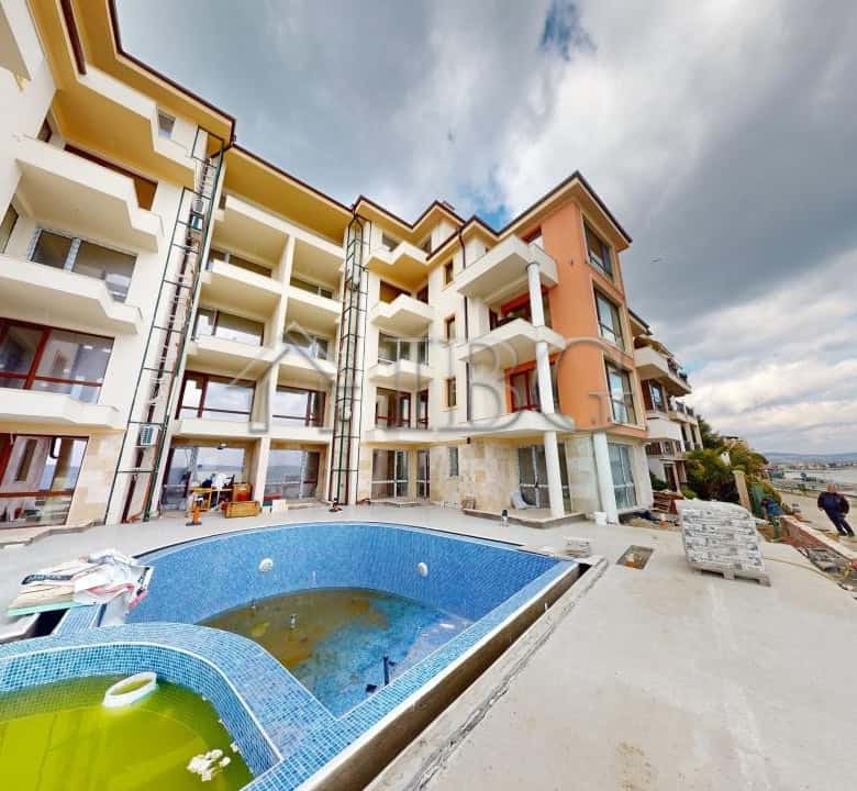 Bright 1-bedroom apartment with sea views at Villa Metara, Ravda, perfect for seaside living.