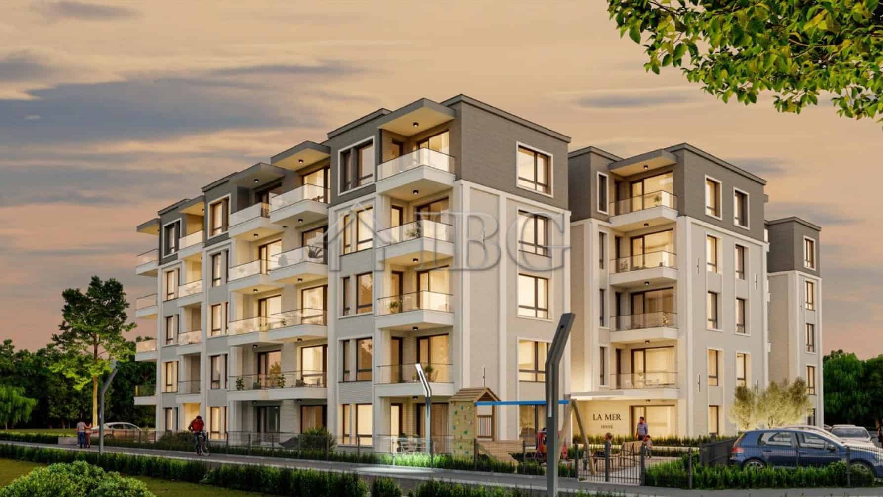 Spacious apartment with installment payment plan, located 600 meters from the beach in Ravda.