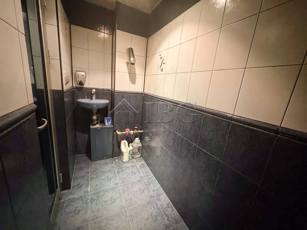 Commercial property for sale, 109 sq.m., ready-to-operate business in a prime location. Perfect for.