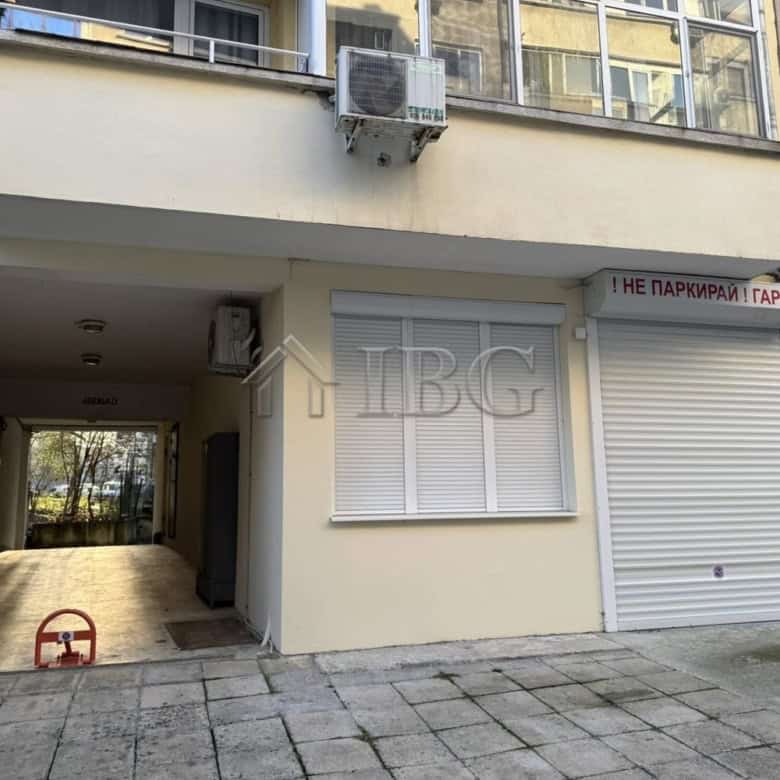 Modern apartment with garage in Lazur District, Burgas.