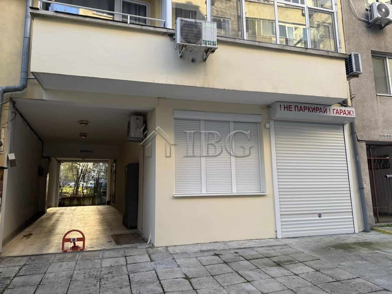 Modern apartment with garage in Lazur District, Burgas.