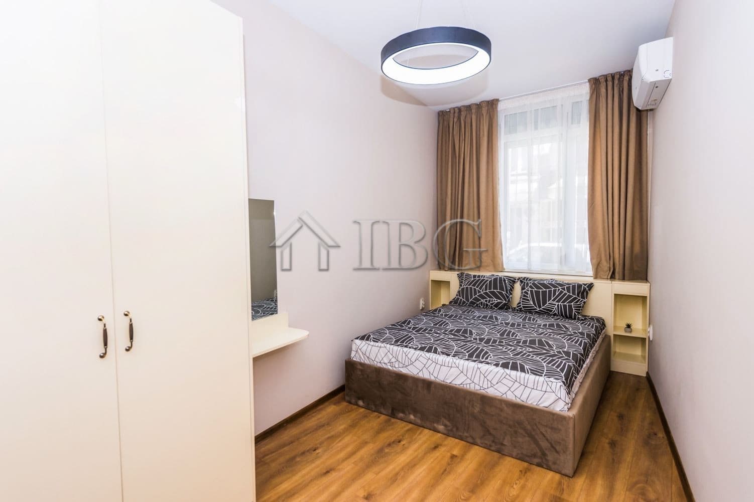 Modern 1-bedroom apartment in Lazur District, Burgas with garage and stylish interior.