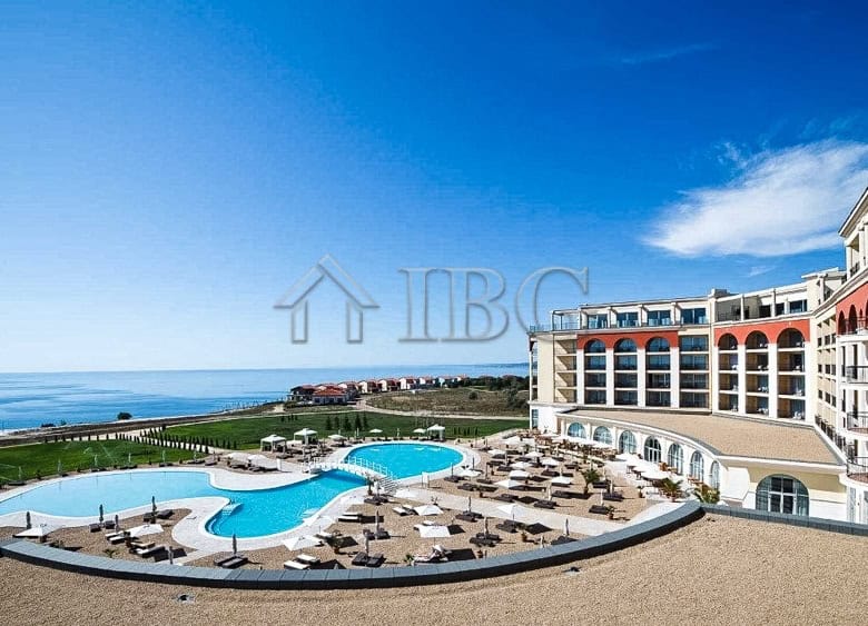 Bright 1-bedroom apartment with sea views at Lighthouse Golf & Spa Resort near Balchik. Perfect for.