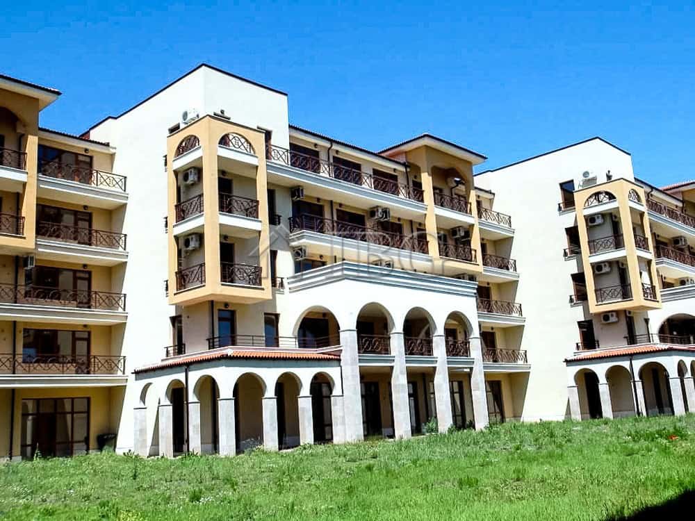 Charming 1-bedroom apartment at Lighthouse Golf & Spa Resort near Balchik. Modern design with spacio.