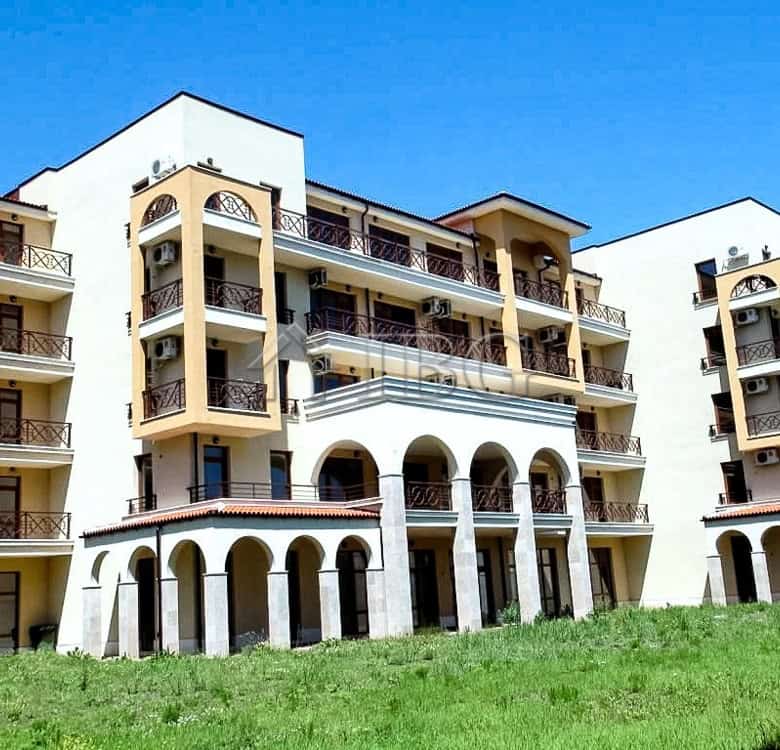 Bright 1-bedroom apartment at Lighthouse Golf & Spa Resort near Balchik. Modern design with spacious.