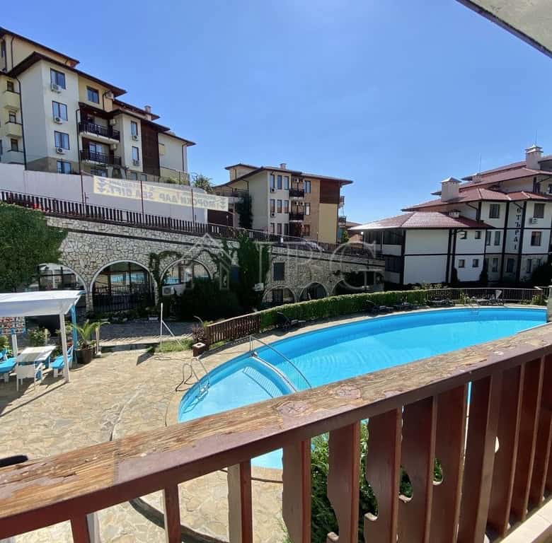 Apartment with pool view in Sveti Vlas, Bulgaria, near Etara 1.