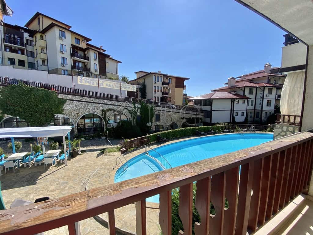 Apartment with pool view in Sveti Vlas, Bulgaria, near Etara 1.