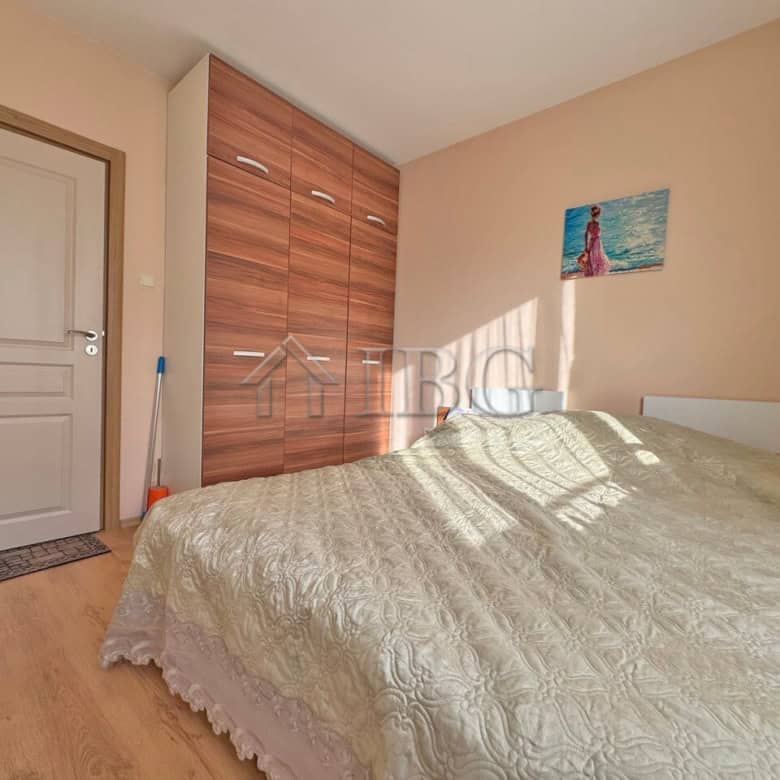 Bright apartment with pool view in Sunny Beach.