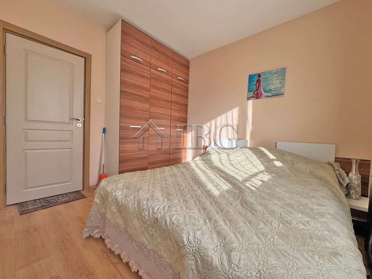 Bright apartment with pool view in Sunny Beach.