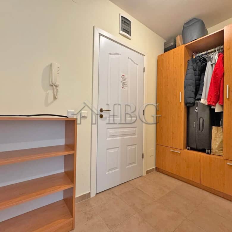Bright 1-bedroom apartment with wardrobe and storage in Sunny Beach, Bulgaria. Perfect for holiday o.