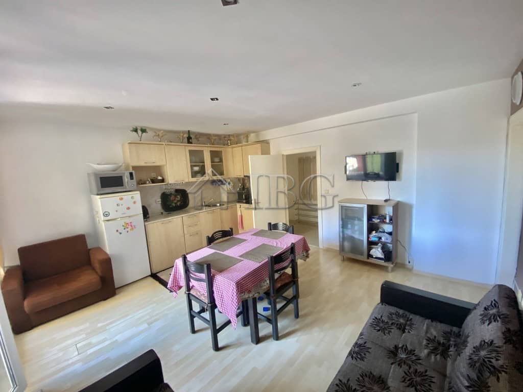 Bright two-bedroom apartment near Sveti Vlas beach.