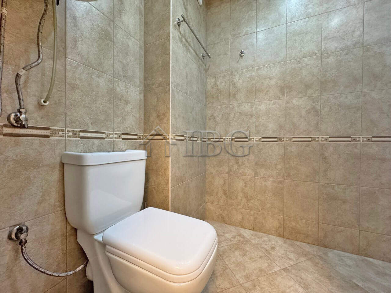 Studio for sale in Panorama Bay 2, Sveti Vlas, 200 m from the sea Modern bathroom in a studio apartment near the sea in Sveti Vlas, Bulgaria.