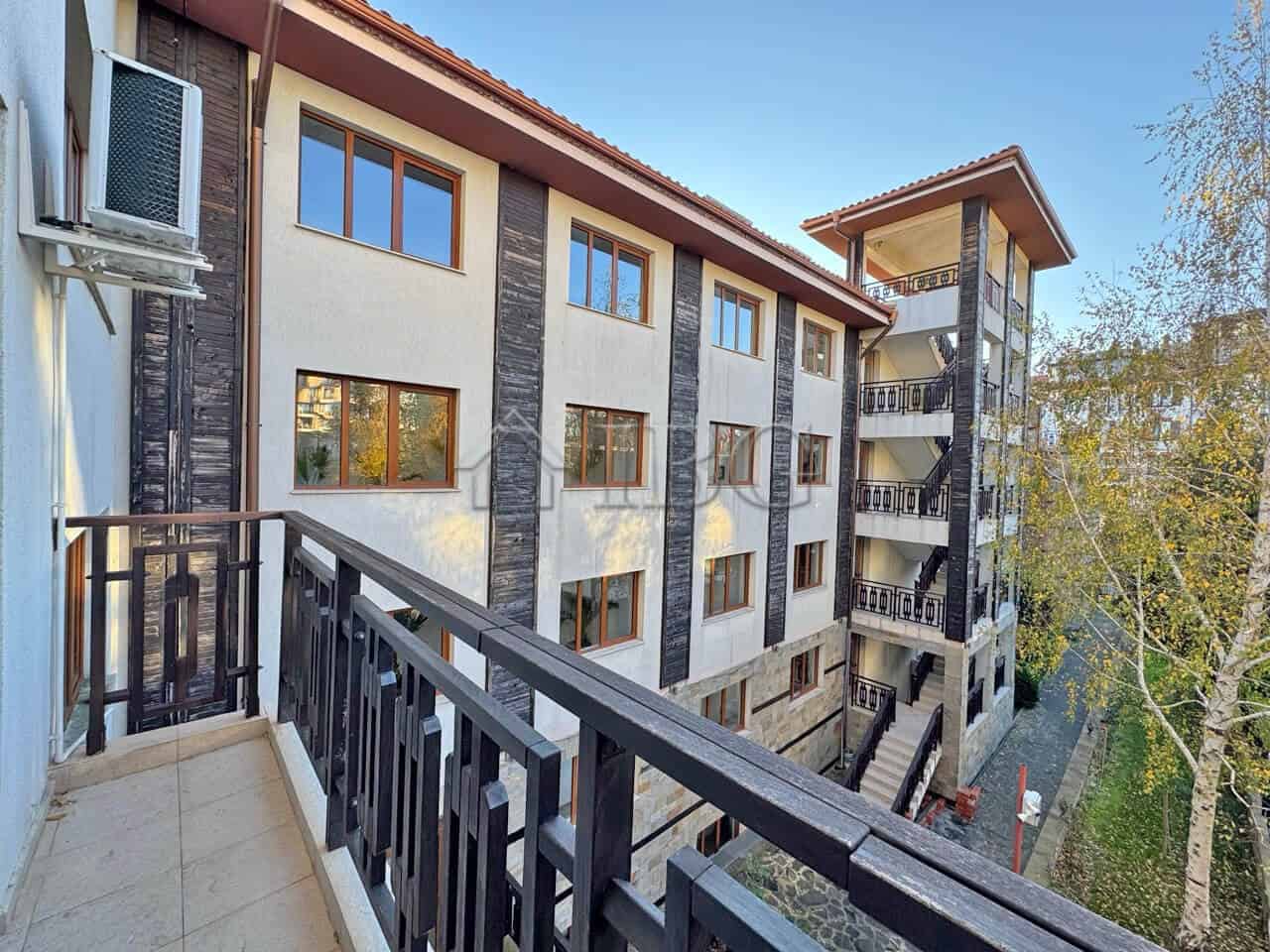 Modern studio for sale in Panorama Bay 2, Sveti Vlas Spacious balcony with views, close to the sea, ideal for relaxation or rental income.