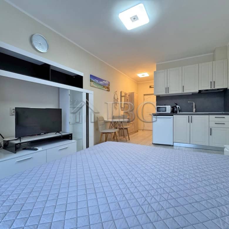 Bright studio for sale in Panorama Bay 2, Sveti Vlas, just 200 meters from the sea.