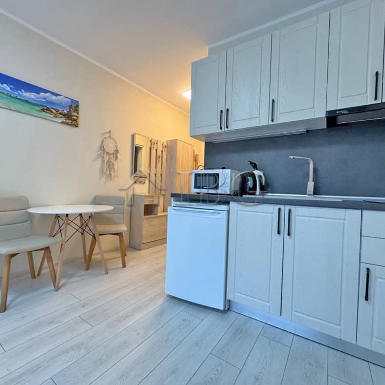 Bright studio apartment near the sea in Panorama Bay 2, Sveti Vlas, just 200 meters from the beach.