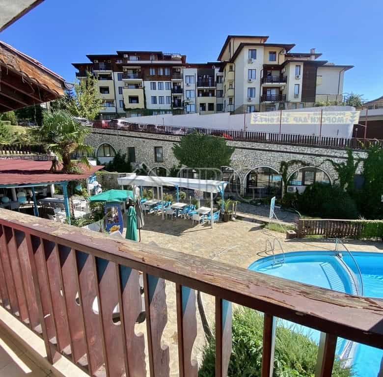 Apartment with pool view in Sveti Vlas, Etara 1.