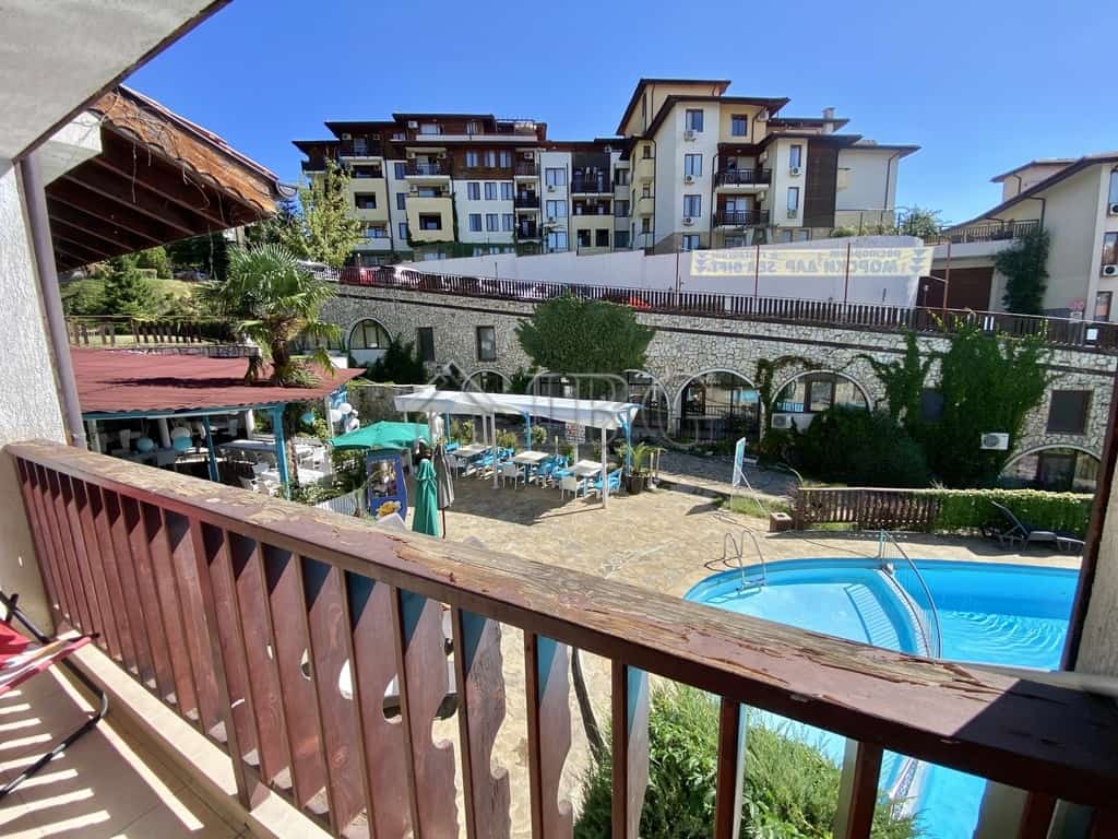 Apartment with pool view in Sveti Vlas, Etara 1.