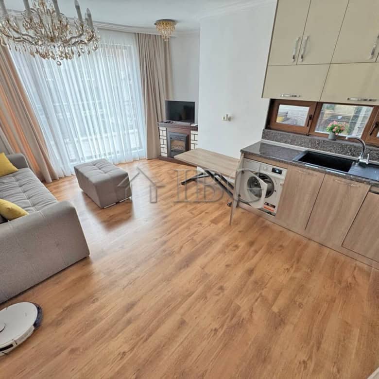 Bright apartment with pool view, 2 bedrooms, and 2 bathrooms in Sveti Vlas, Dinevi Resort.