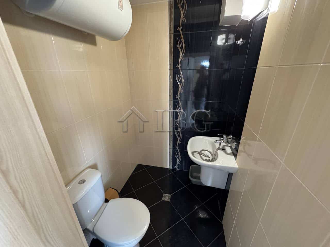 Apartment with modern bathroom in VIP Zone Complex, Sunny Beach.