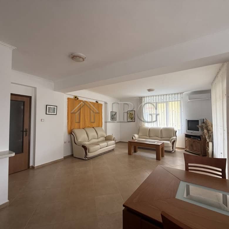 Bright one-bedroom apartment in Tili Complex, Aurelia District, Nessebar, with modern furnishings an.
