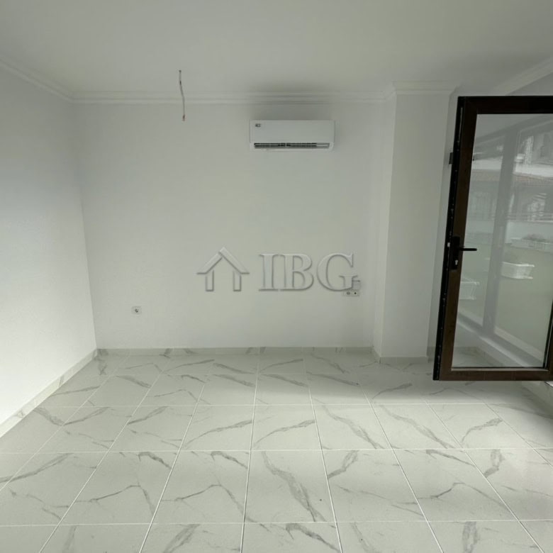Modern studio with sea view and balcony in Sveti Vlas.