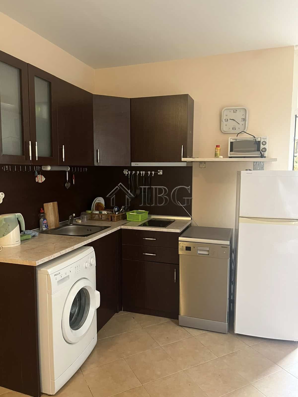 Bright kitchen with modern appliances in Balkan Breeze 2, Sunny Beach.