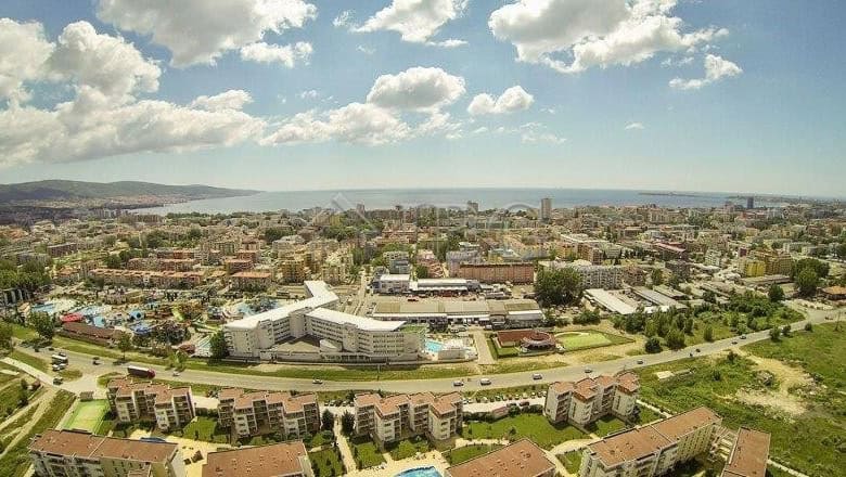 Bright furnished studio with balcony overlooking park in Nessebar Fort Club, Sunny Beach.