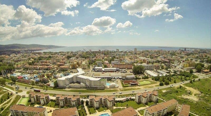 Bright furnished studio with balcony overlooking park in Nessebar Fort Club, Sunny Beach.