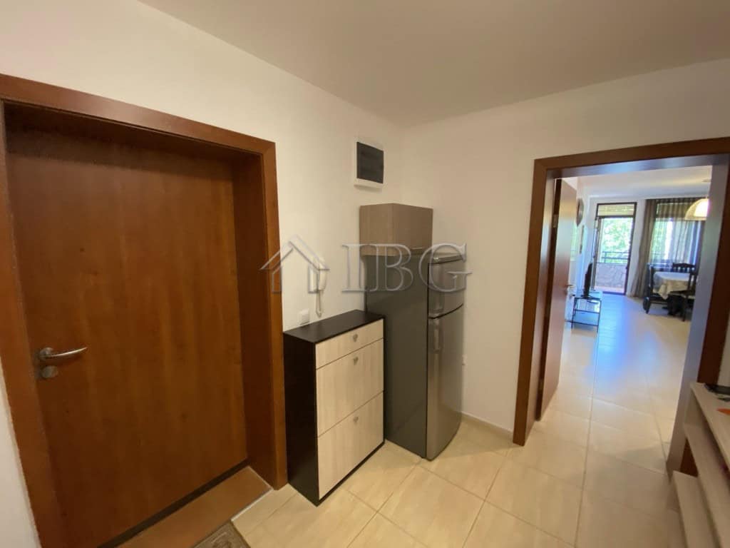 Bright apartment with 2 bedrooms, 1½ bathrooms, and a 17 sq. m. terrace in Sveti Vlas. Perfect for c.