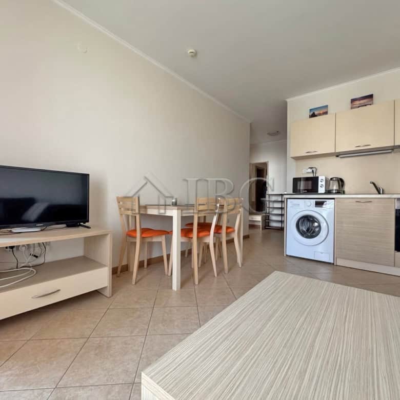 Bright 1-bedroom apartment with open-plan living area in Royal Sun, Sunny Beach. Perfect for investm.