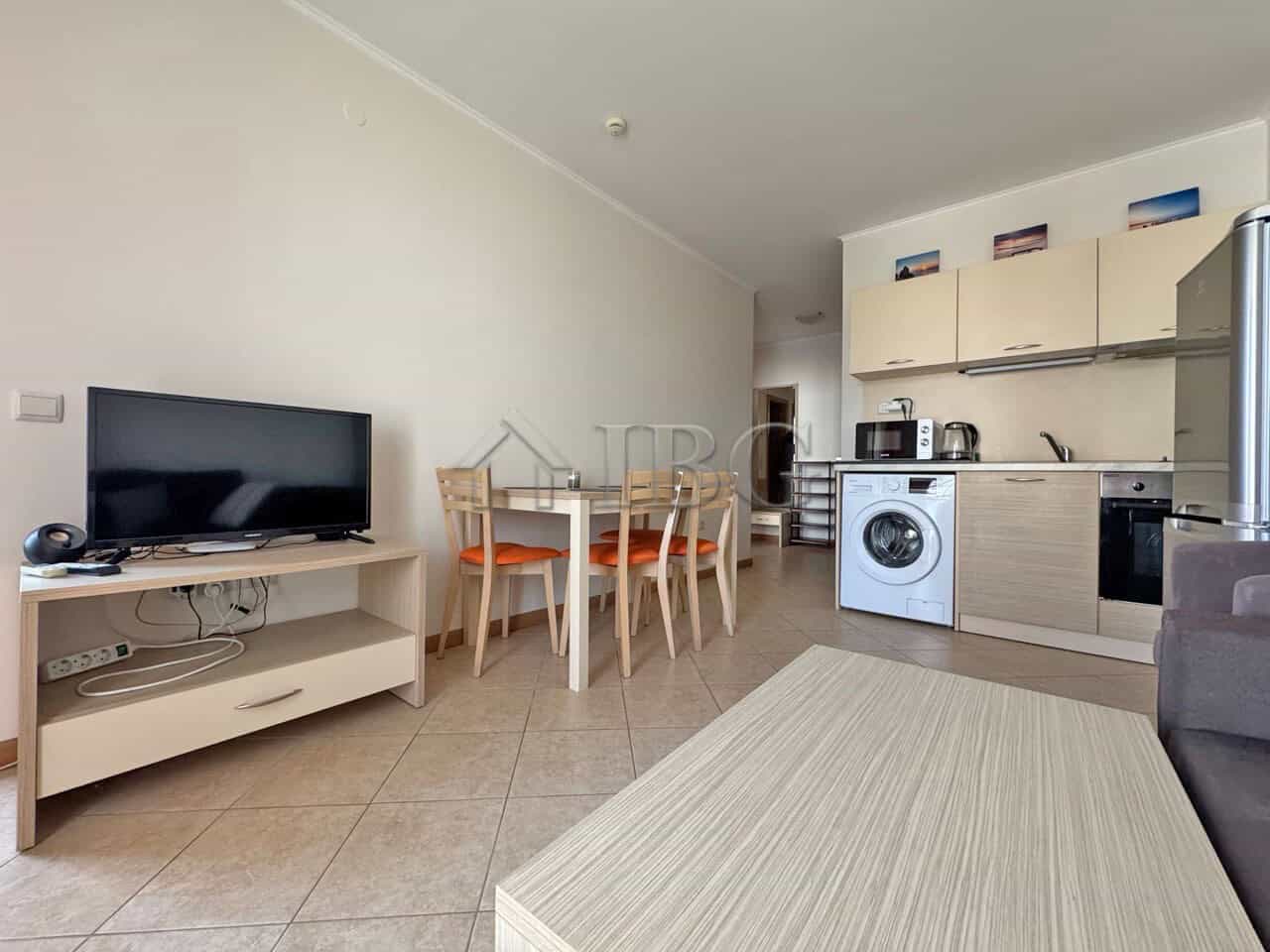 Bright 1-bedroom apartment with open-plan living area in Royal Sun, Sunny Beach. Perfect for investm.