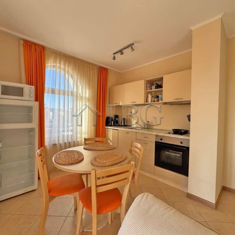 Bright 2-bedroom apartment with 2 bathrooms at Royal Sun Complex, Sunny Beach. Perfect for comfortab.