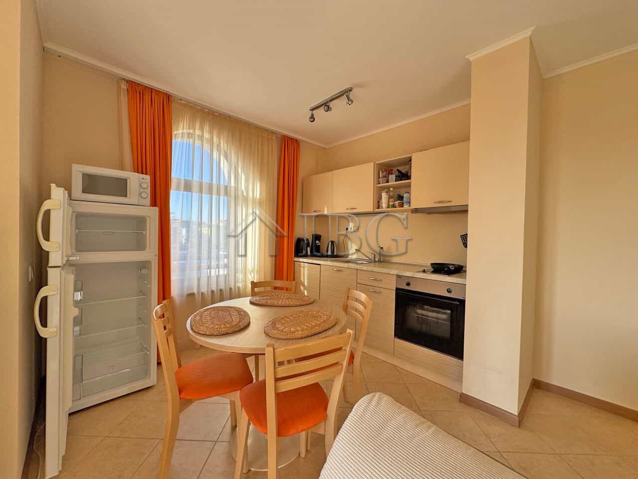 Bright 2-bedroom apartment with 2 bathrooms at Royal Sun Complex, Sunny Beach. Perfect for comfortab.
