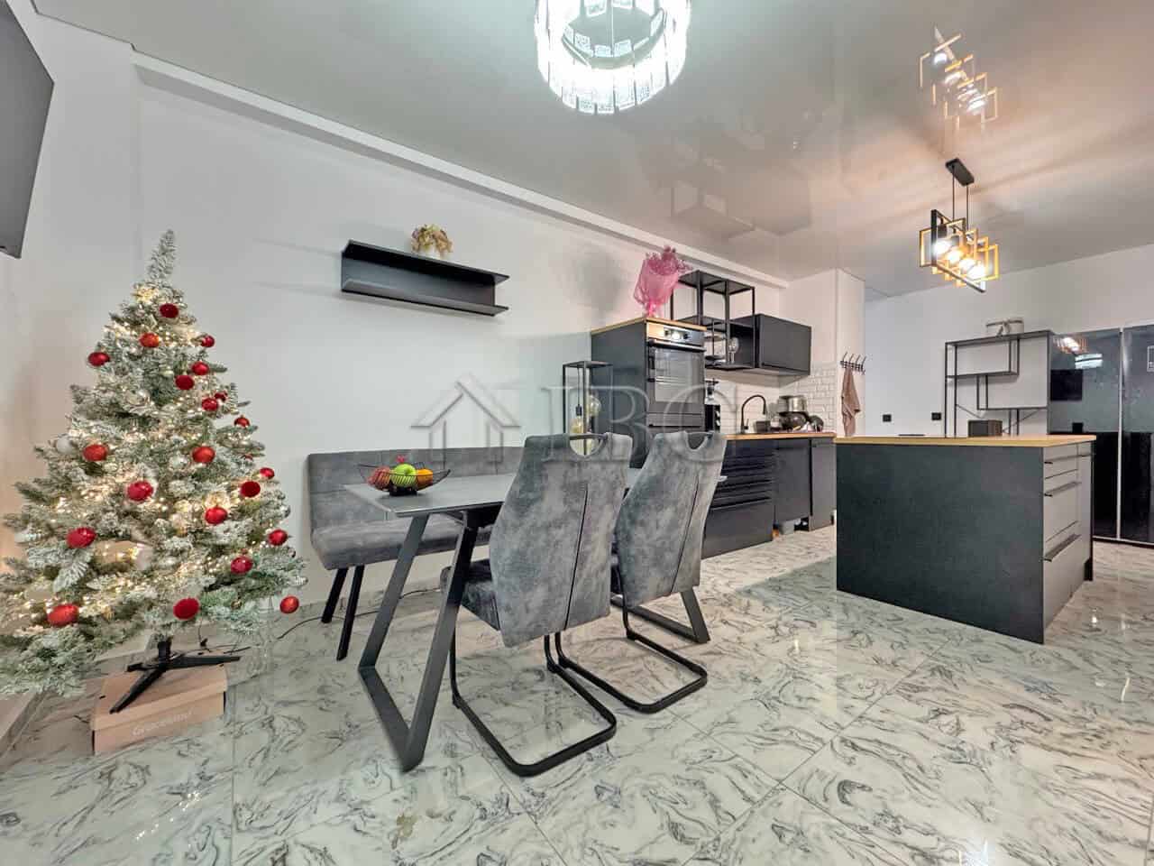 Bright, modern 3-room apartment with a spacious terrace in Sunny Beach. Perfect for comfortable livi.