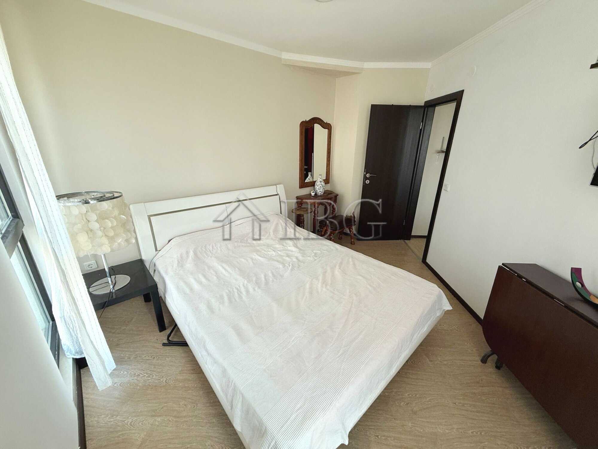 Bright apartment with 1 bedroom and spacious terrace in Sveti Vlas.