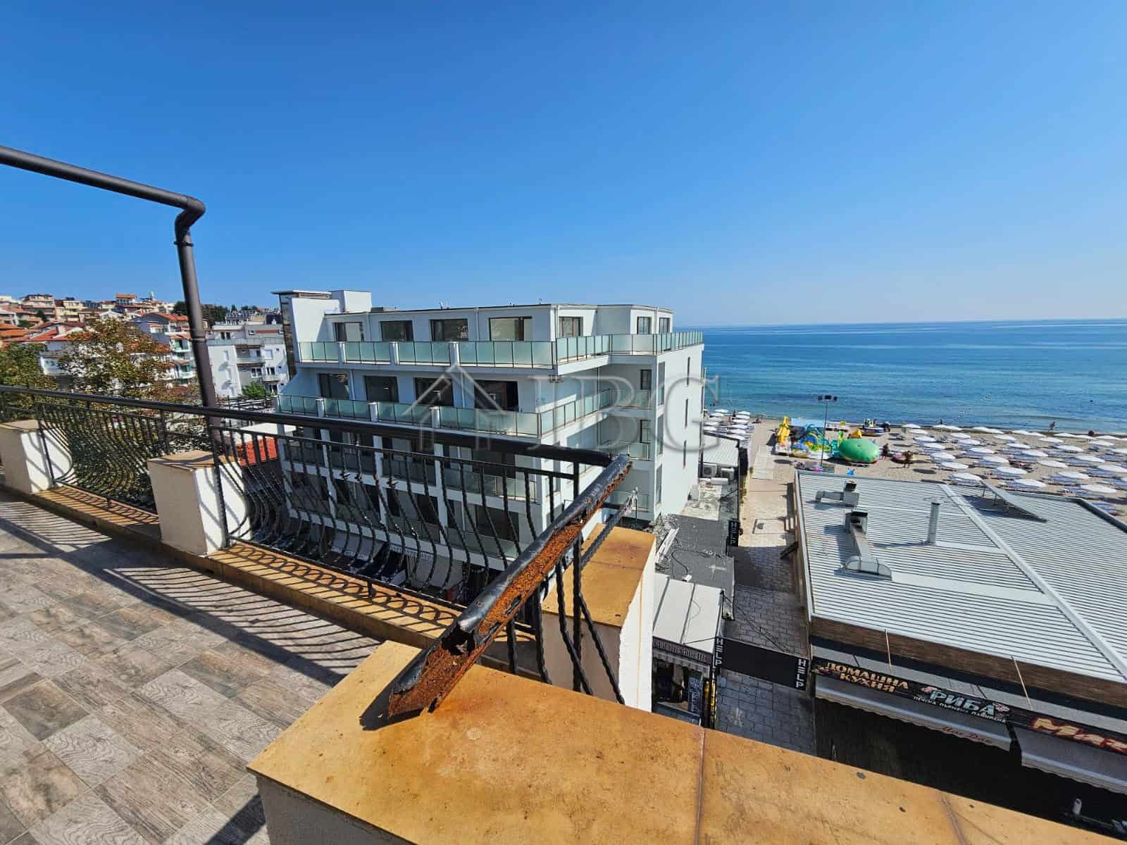 Apartment with 2 bedrooms, 2 bathrooms, overlooking the sea in Sozopol. Modern design and stunning c.