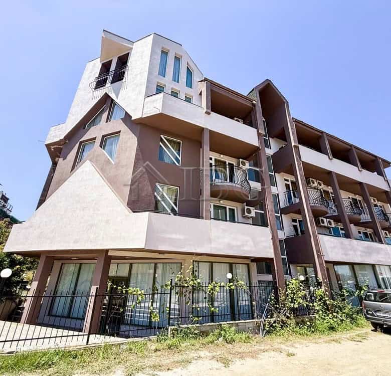 One-bedroom apartment in Ravda with south-facing balcony and modern design.