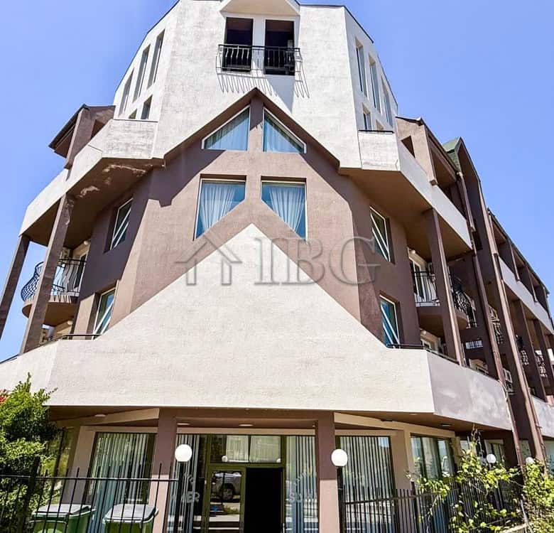 Bright one-bedroom apartment with south-facing balcony in Ravda, perfect for summer living and inves.