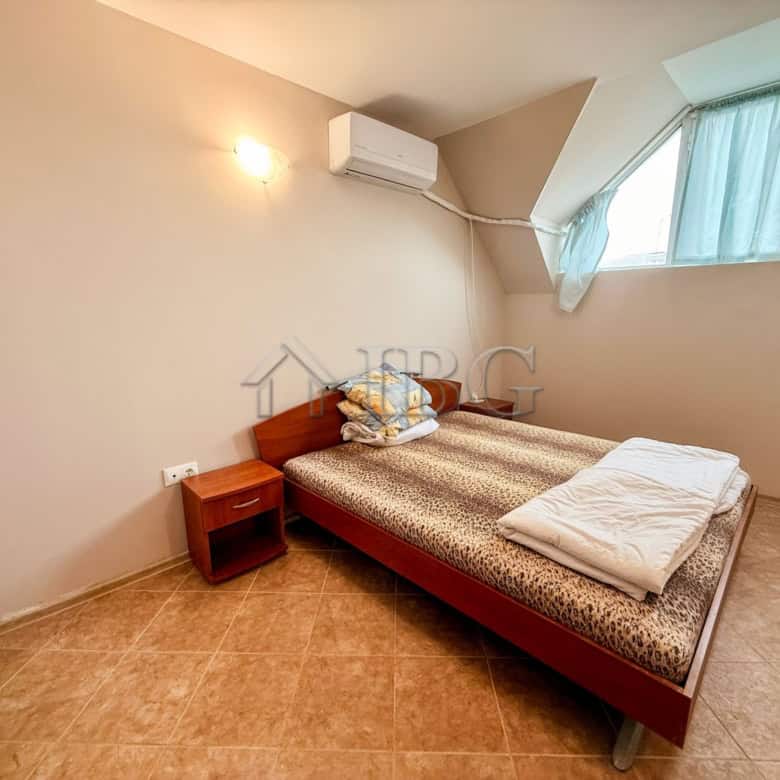 Cozy studio with storage space, summer Ravda, household electricity, water, and natural light.