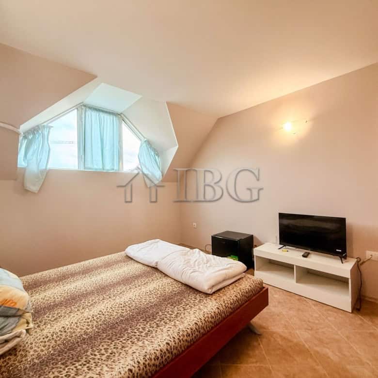Cozy storage studio in Summer Ravda with electricity and water access.