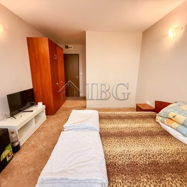 Compact studio apartment with storage space in Summer Ravda, Bulgaria.
