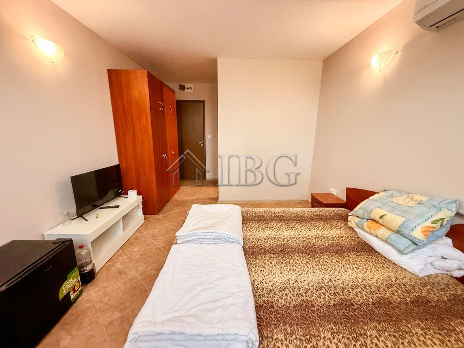 Compact studio apartment with storage space in Summer Ravda, Bulgaria.