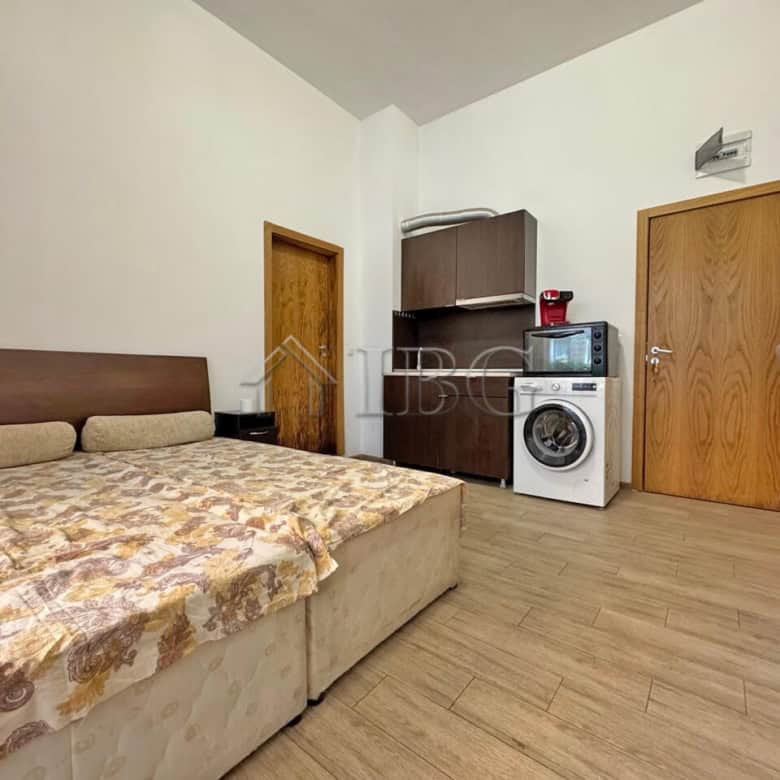 Studio apartment with balcony and pool view in Sunny View Central, Sunny Beach.