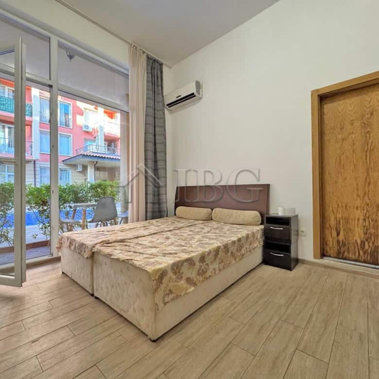 Bright studio with balcony overlooking pool in Sunny View Central, Sunny Beach. Perfect for relaxing.