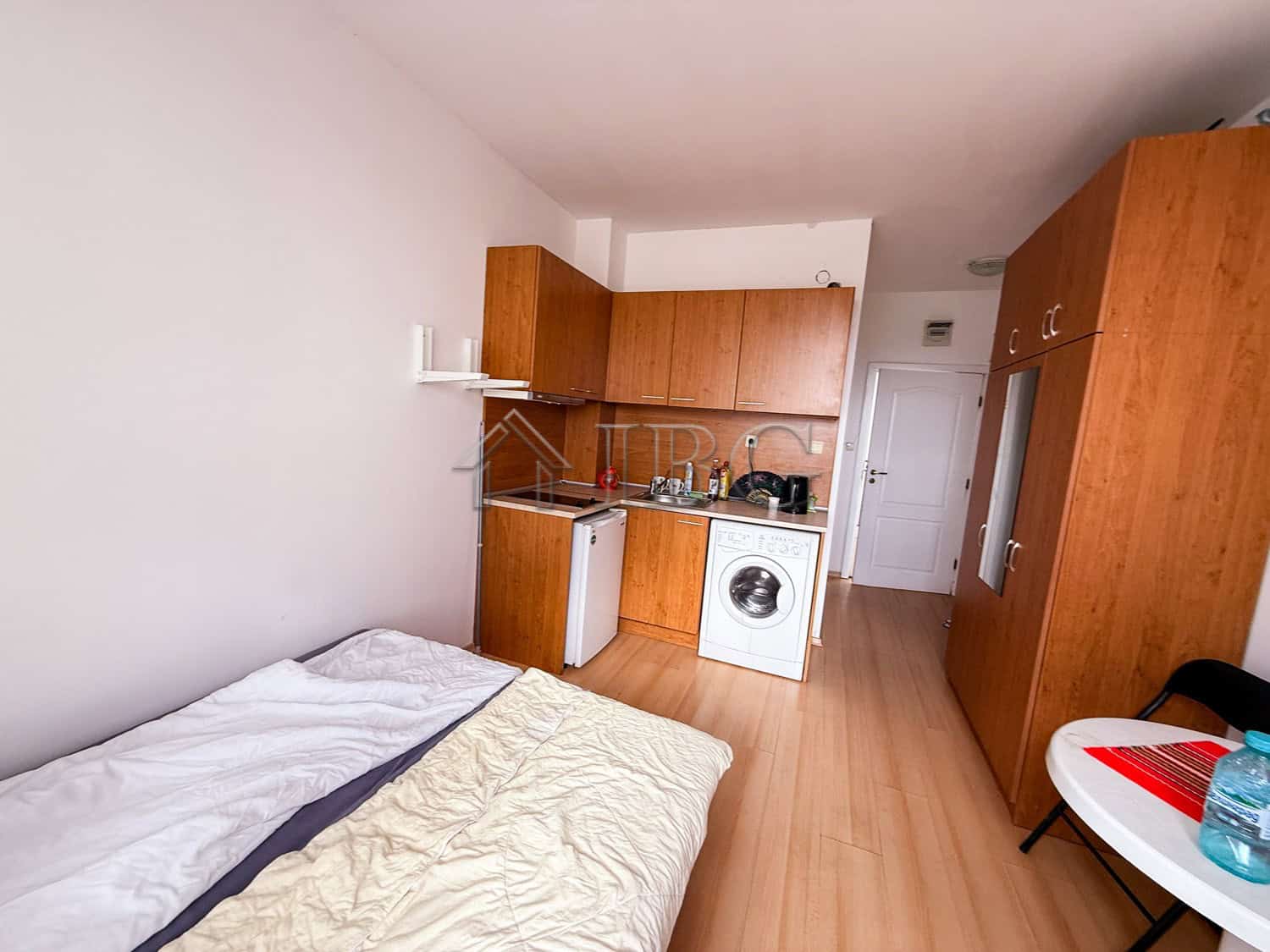 Bright studio apartment with compact kitchen in Sunny Day 5, Sunny Beach. Perfect for vacation or in.