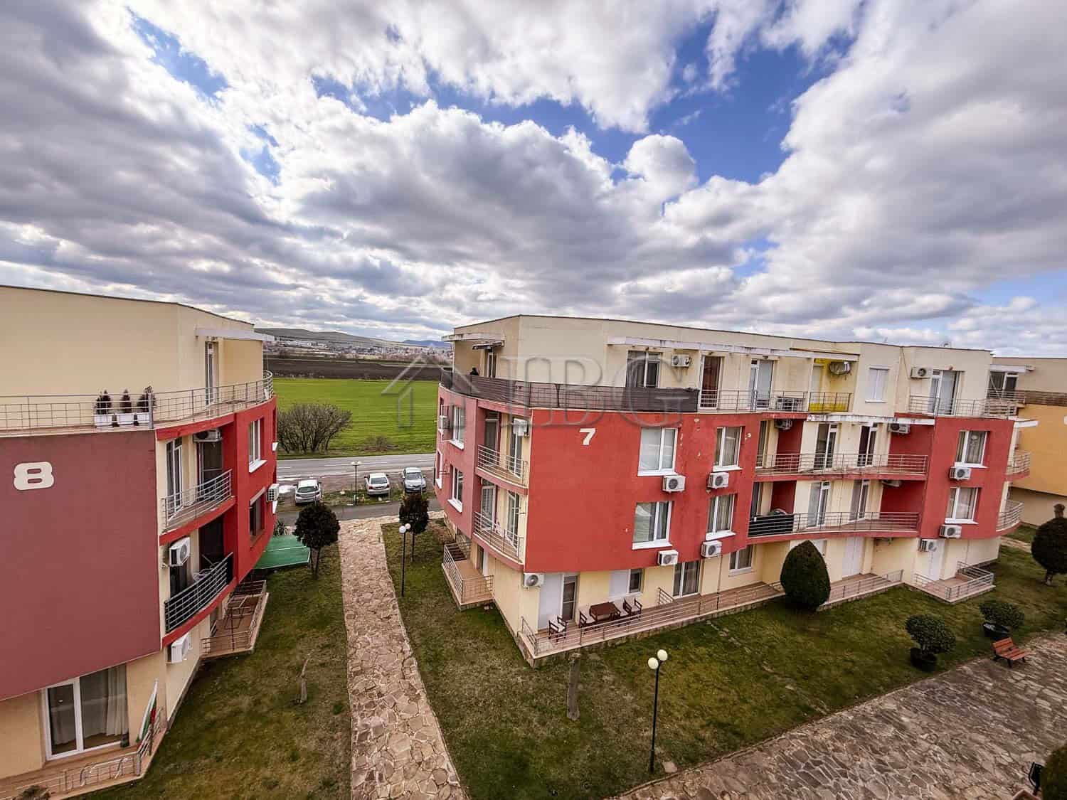 Bright studio apartment for sale in Sunny Day 5, Sunny Beach, perfect for holiday or investment.