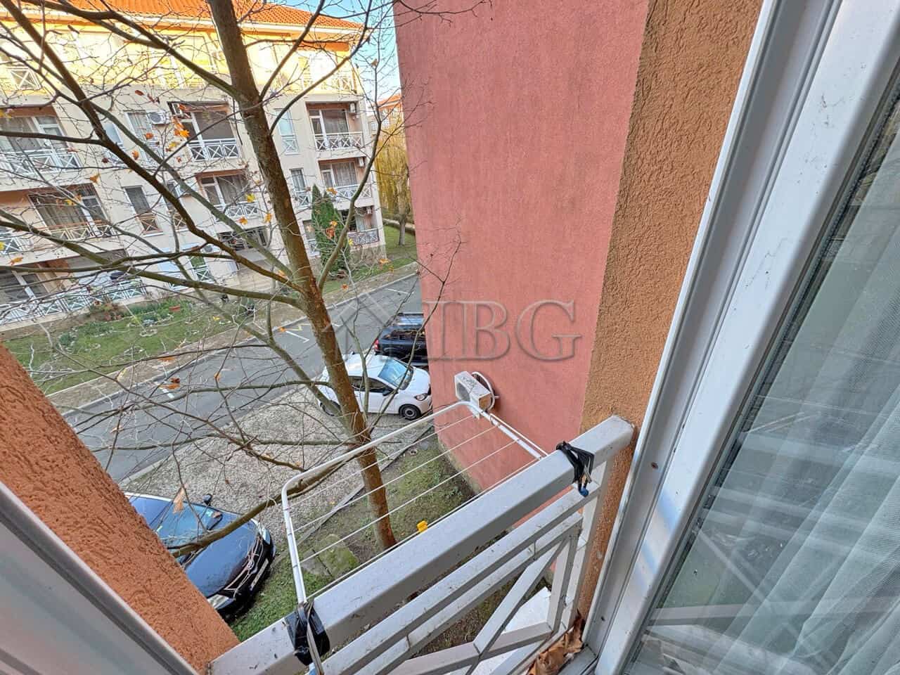 Compact studio apartment for sale close to Sunny Beach, Bulgaria. Perfect for holiday or investment.